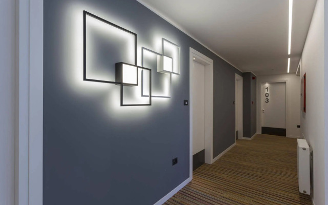 Tourist Hotel