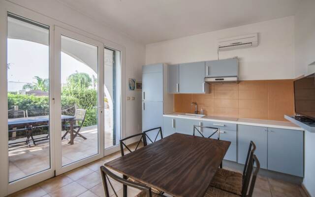 Apartment 2 With Pool And Sea View