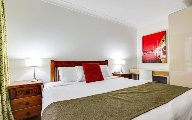 Central Hillcrest Apartment Hotel
