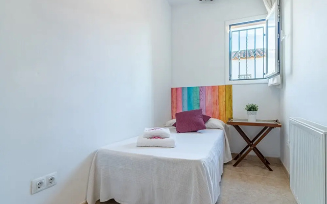 Villa in Empuriabrava With Private Pool & Mooring