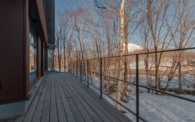 Hideaway on Escarpment by H2 Life