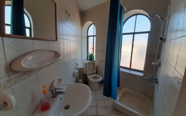 Moab Land Hotel