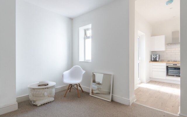 2 Bedroom Central Brighton Apartment