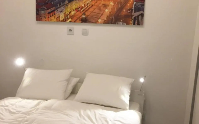 VERY CLOSE Studio Apartment