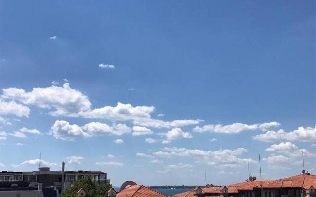 Комфортное жильё в 250 метрах от моря !