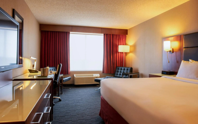 Radisson Hotel & Suites Fort McMurray