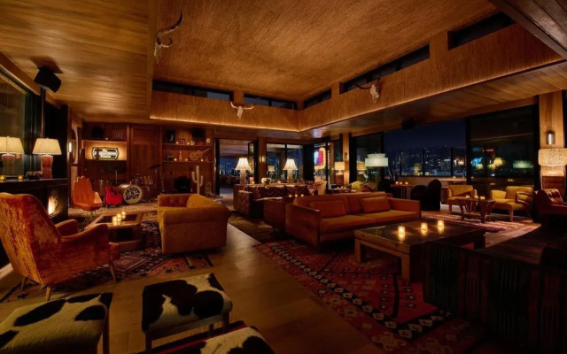 Hollywood Volume, a Tribute Portfolio Hotel