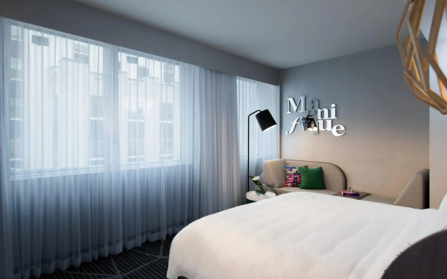 Renaissance Montreal Downtown Hotel