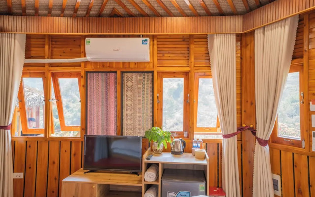Sinai Bungalow & Hotel SaPa
