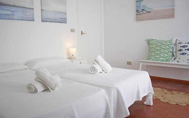 Cozy Marine Villa Next To The Beach