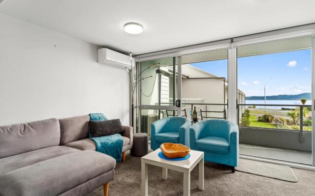 Lakeside Delight - Two Mile Bay Holiday Apartment