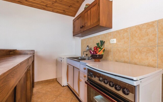 Beautiful Home in Banjol With Wifi and 2 Bedrooms