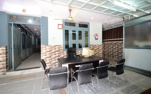 Hotel Jeevisha Inn by OYO Rooms