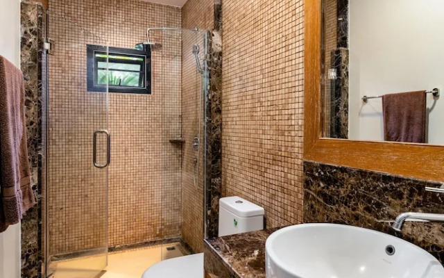 Champagne Pool Villa