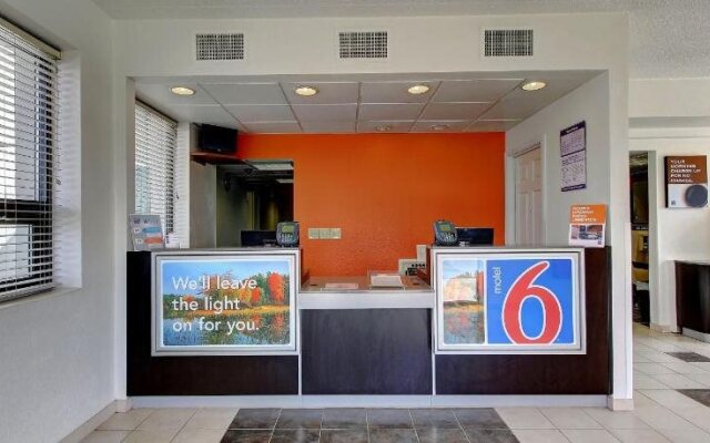 Motel 6 York North