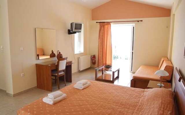 Niriides Apartments & Studios