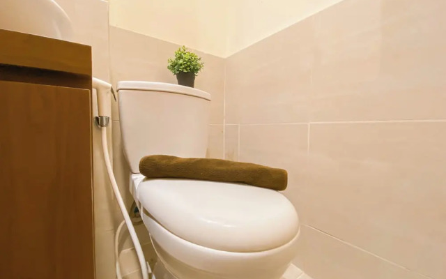 Modern Look And Restful 3Br At Meikarta Apartment