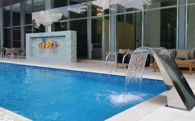 El Pino Apart