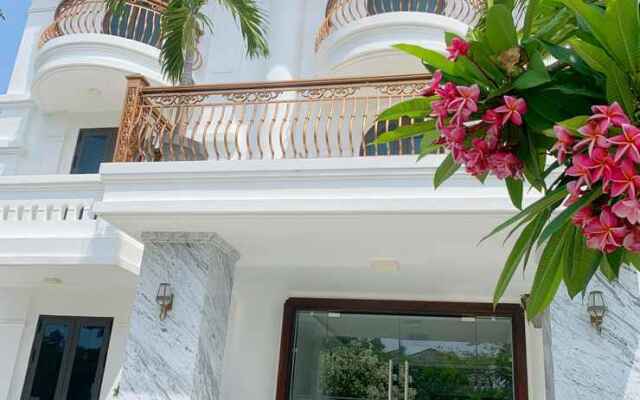 La Sera Suites Nha Trang