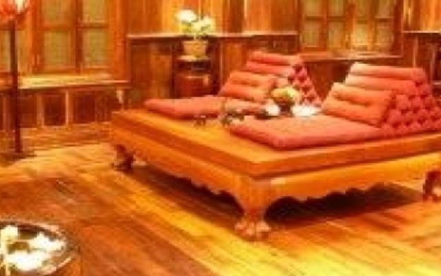Sam Moon's Hotel Angkor Wooden House