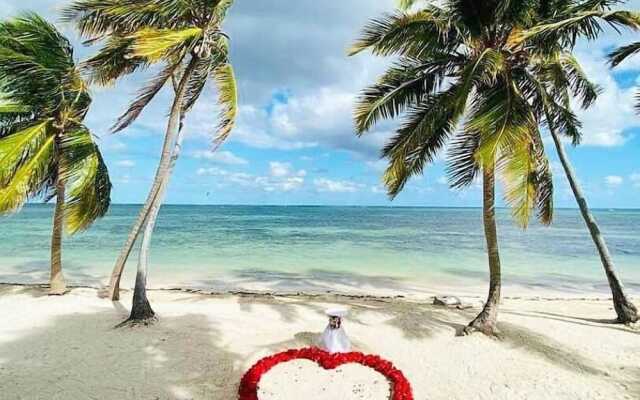 Playa Palmera Beach Resort