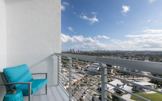 Luxury Condos at Hollywood Beach