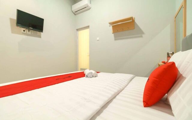 RedDoorz @ Helvetia Medan 2