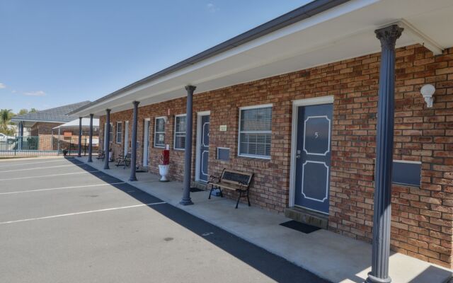 Cadman Motor Inn & Apartments