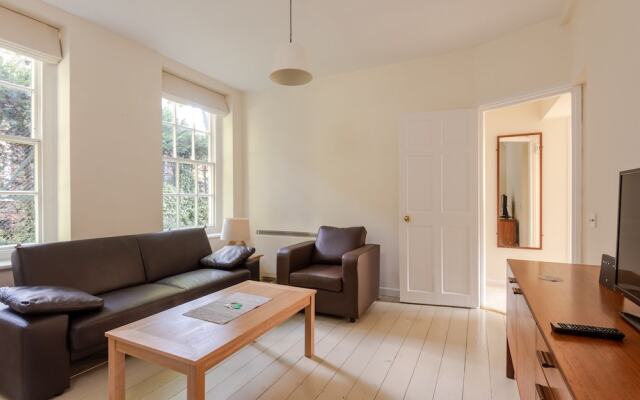 Charming 1Br Home By River Thames Fits 3