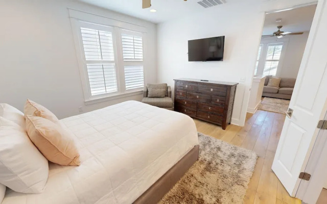 Seaside Serenity 5 Bedroom Home