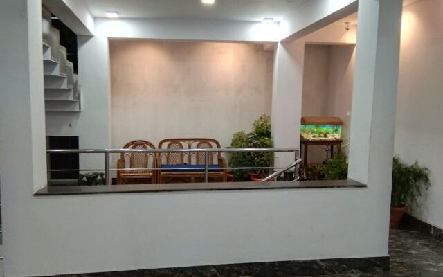 Hotel Hilltop International