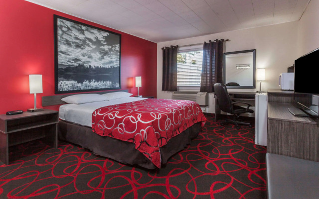 Super 8 by Wyndham Kirkland Lake