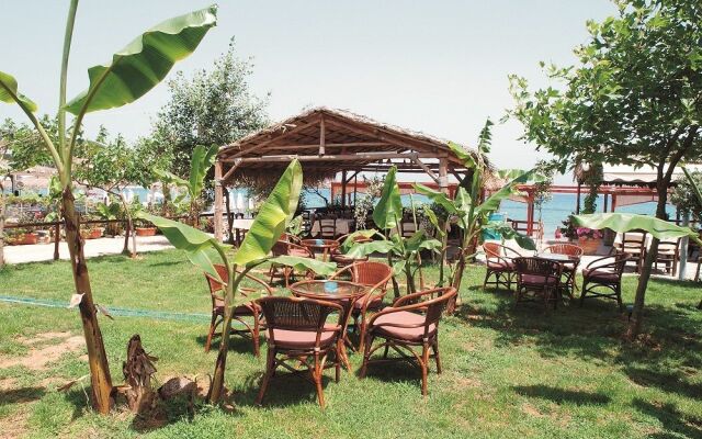 Niriides Beach Hotel
