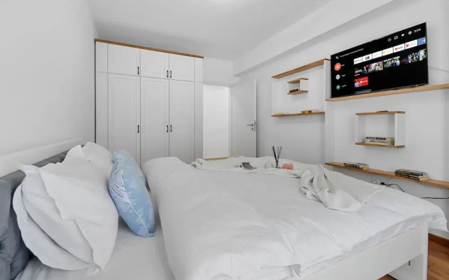 Karina 2BDR Apartment