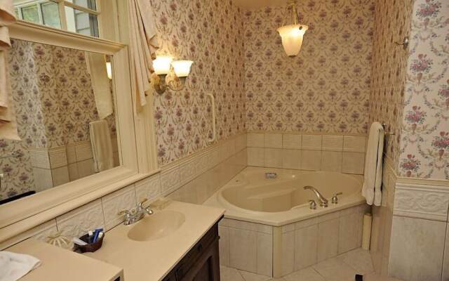 The Elmwood Heritage Inn
