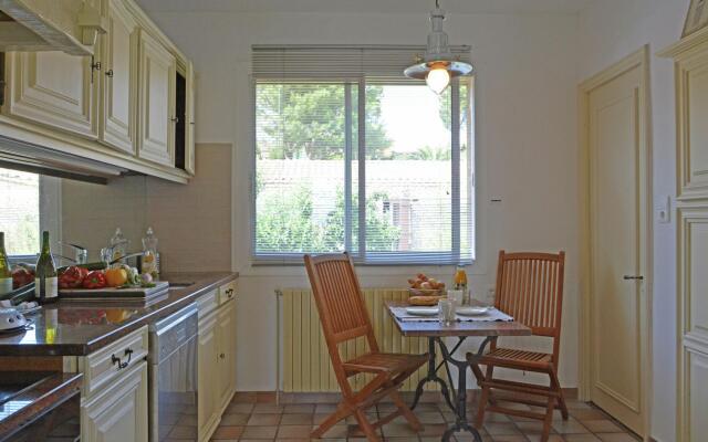 Beautiful Villa in Carcassonne with Shared Pool, Jacuzzi