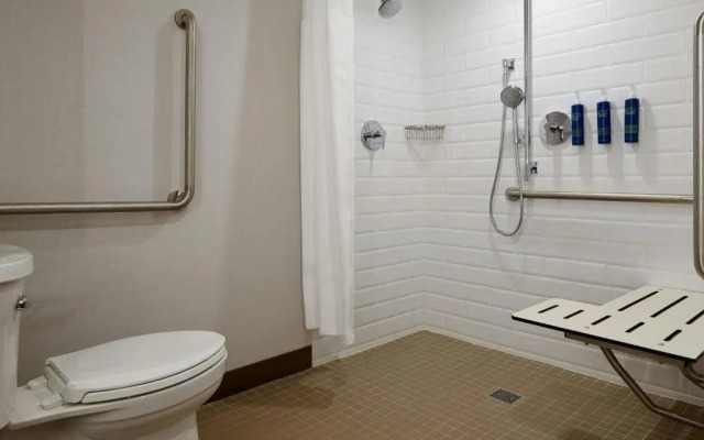 Four Points by Sheraton Point Edward Sarnia