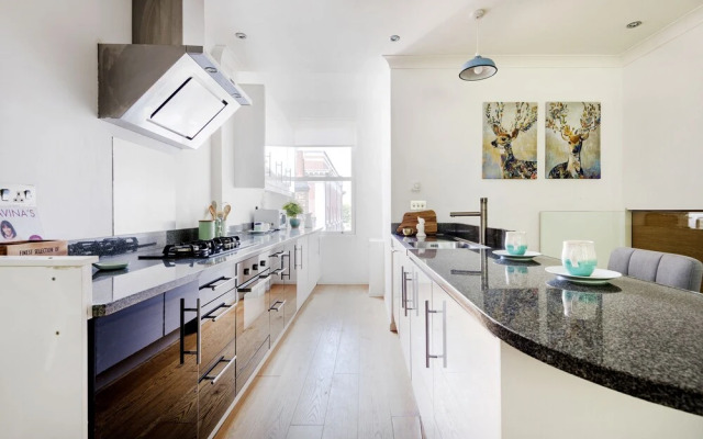 Stamford Brook Apartments