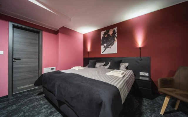 Rustica Rooms