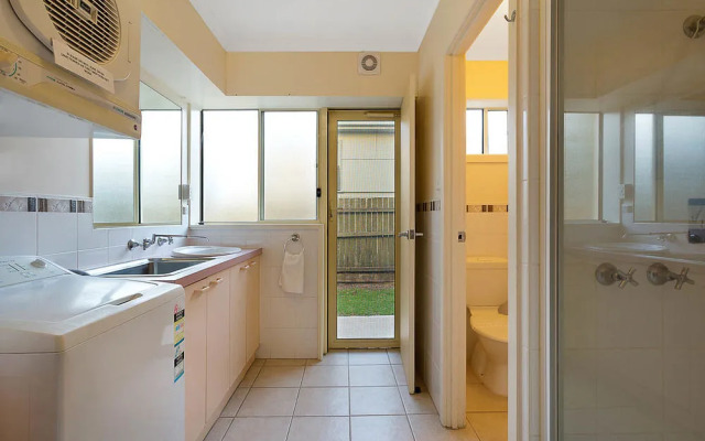 Grandeur Holiday Units