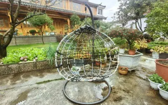 Lijiang Wenfu Courtyard Inn