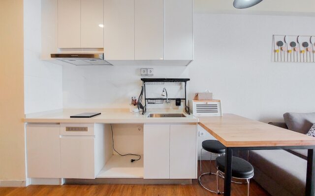 Well Appointed And Fancy 2Br At Sky House Bsd Apartment