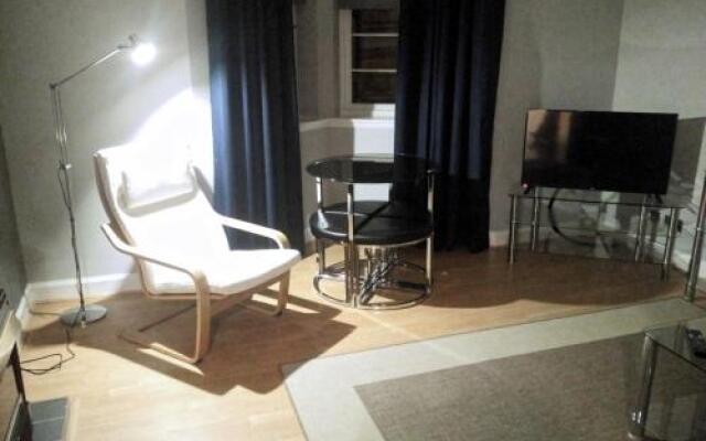 456js Edinburgh Self-Catering Apartment