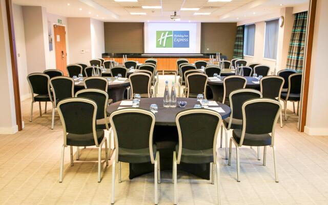 Holiday Inn Express London Heathrow T5 by IHG