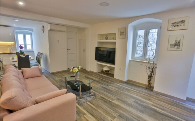 Impeccable 3-bed Apartment in Split