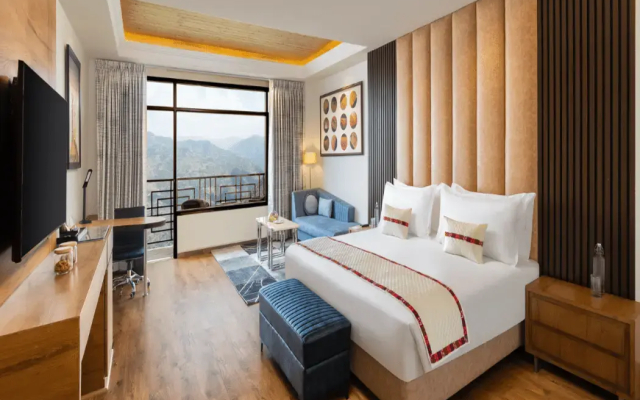 Justa Cliffend Resort & Spa, Mashobra