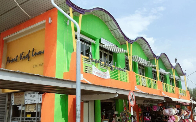 Dindings Pantai Desair Apartment By DPD