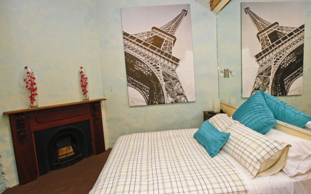 Indulge Apartments - Eighth Street