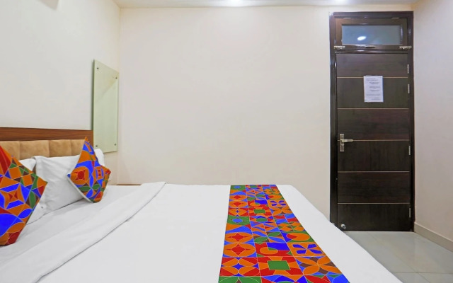 Fabhotel The Hide Away
