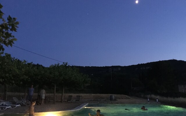 Bastide Casa Mira au domaine d' Esclatesang, 5 ha, Apt, parc du Luberon